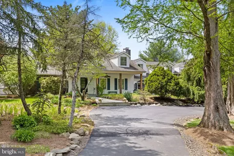 65 Covered Bridge Rd, New Hope, PA 18938