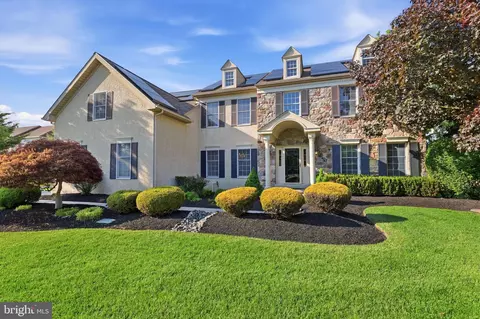 1692 Powderhorn Dr, Newtown, PA 18940