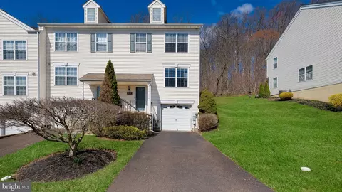 4570 Louise Saint Claire Dr, Doylestown, PA 18902