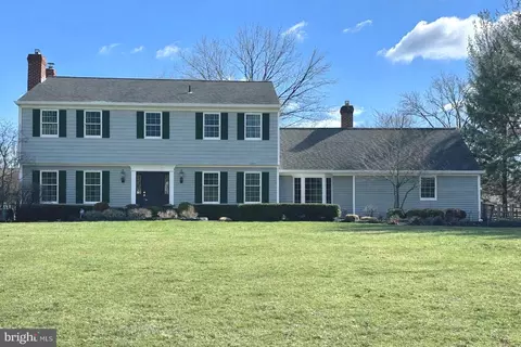 4 Durham Boat Dr, Washington Crossing, PA 18977