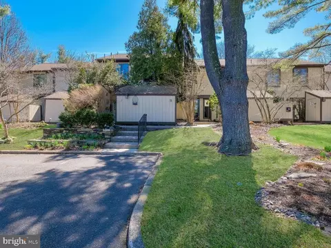 11 Eden Roc St, New Hope, PA 18938