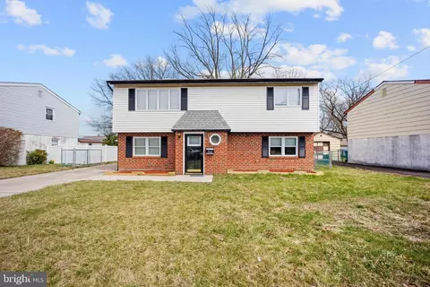 902 Laings Ave, Bristol, PA 19007