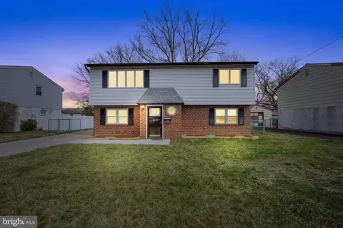 902 Laings Ave, Bristol, PA 19007