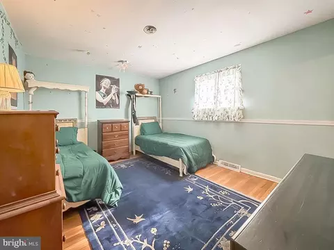 Bedroom - 1007 Dick Ave, Warminster, PA 18974 photo 5 of 10