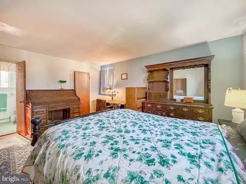 Bedroom - 1007 Dick Ave, Warminster, PA 18974 photo 3 of 10