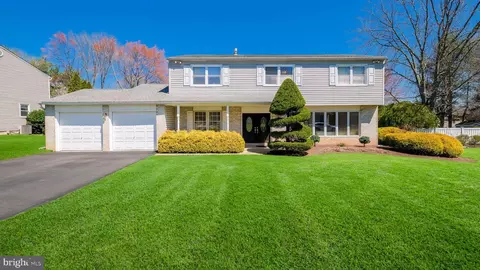 73 Springwood Dr, Southampton, PA 18966