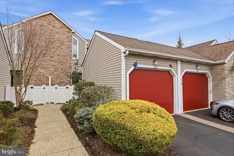 2105 Potters Pl, Holland, PA 18966