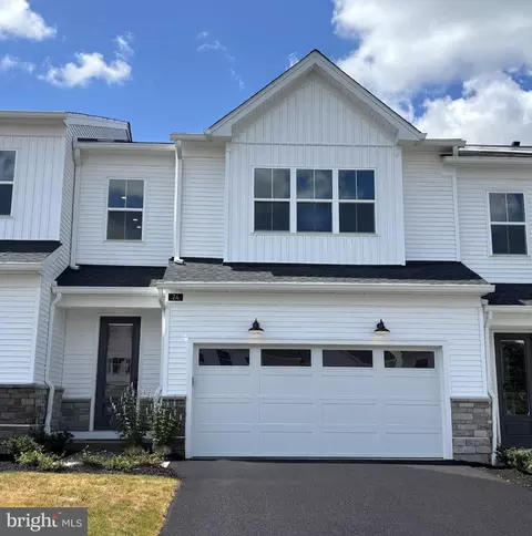 24 Oakwood Ln #50, Sellersville, PA 18960