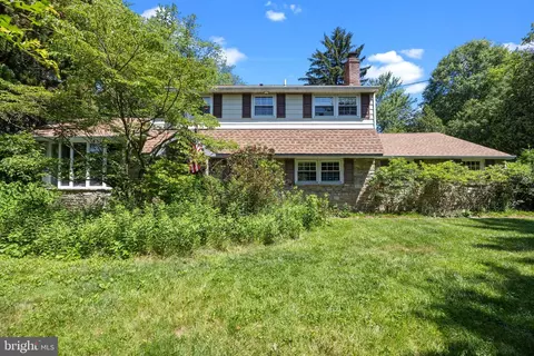 28 Edgewood Rd, Yardley, PA 19067