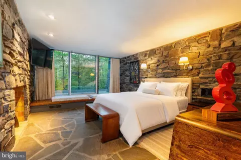 Bedroom - 372 Brownsburg Rd, Newtown, PA 18940 photo 1 of 3