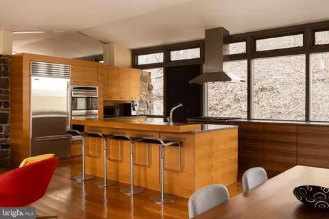 Kitchen - 372 Brownsburg Rd, Newtown, PA 18940 photo 2 of 4