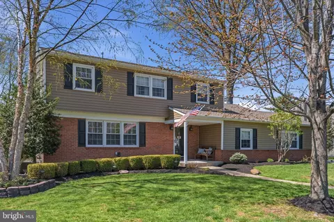 205 Marlboro Rd, Morrisville, PA 19067