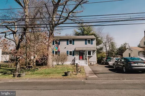 389 Juniper St, Warminster, PA 18974
