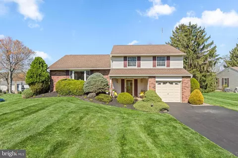 111 W Buttonwood Dr, Churchville, PA 18966