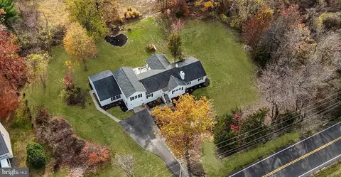271 Stoopville Rd, Newtown, PA 18940