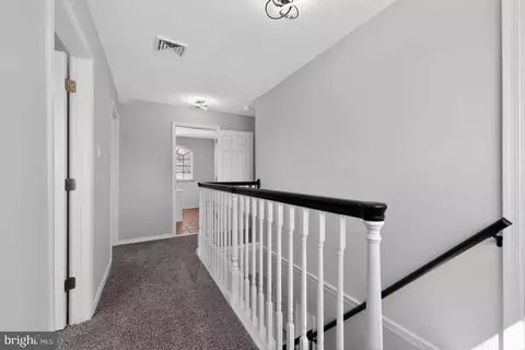 Entry Way - 916 Stephen Ave, Croydon, PA 19021 photo 8 of 9