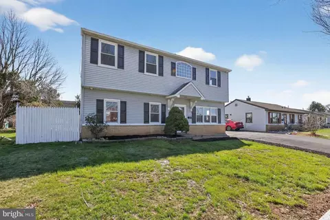 Exterior - 916 Stephen Ave, Croydon, PA 19021 photo 2 of 2