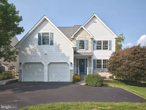 111 Hidden Ct, New Hope, PA 18938