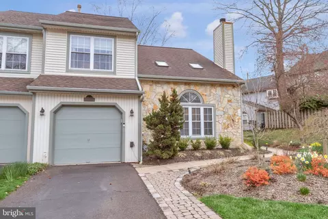 41 Laurel Cir, Newtown, PA 18940