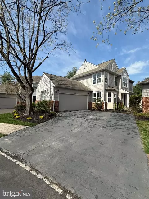 548 Palmer Farm Dr, Yardley, PA 19067