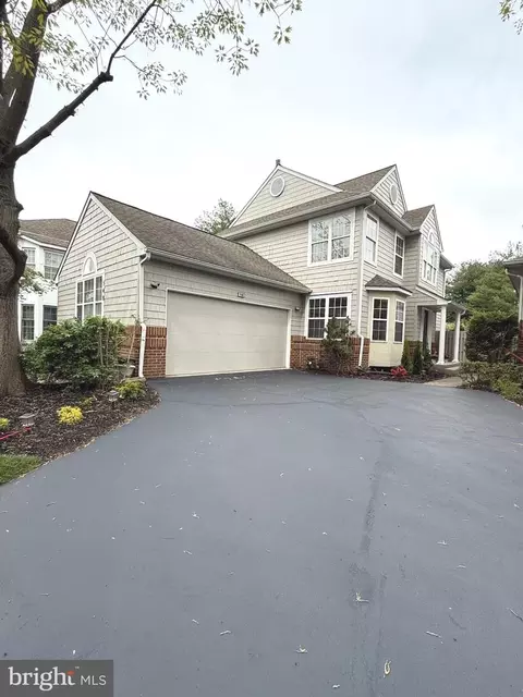 548 Palmer Farm Dr, Yardley, PA 19067