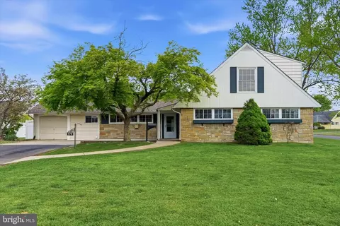 174 Forsythia Dr N #N, Levittown, PA 19056