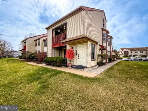 4016 Barry Ct, Southampton, PA 18966