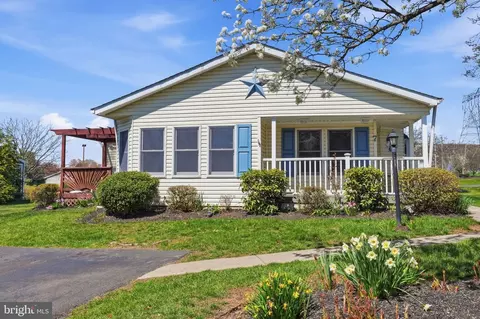 7 Juniper Cir, New Hope, PA 18938