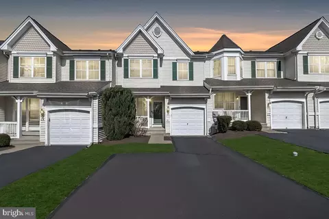 211 Barness Ln, Chalfont, PA 18914