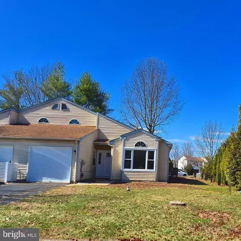 4 Stewer Ln, Perkasie, PA 18944