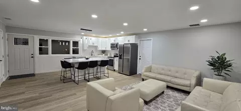 Entry Way - 35 Beechtree Rd, Levittown, PA 19057 photo 1 of 1