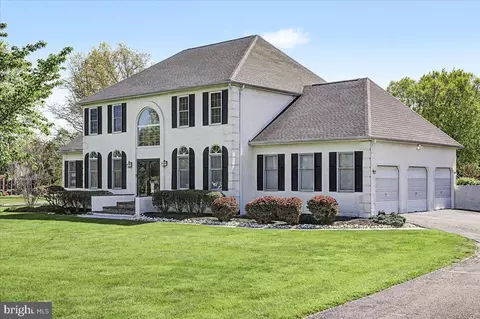96 Autumn Dr, Newtown, PA 18940