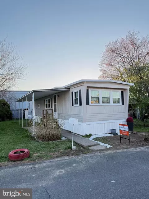 111 Hoover Dr, Fairless Hills, PA 19030