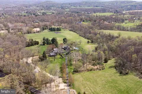 2950 Windy Bush Rd, Newtown, PA 18940