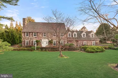 111 Cedar Glen Dr, New Hope, PA 18938