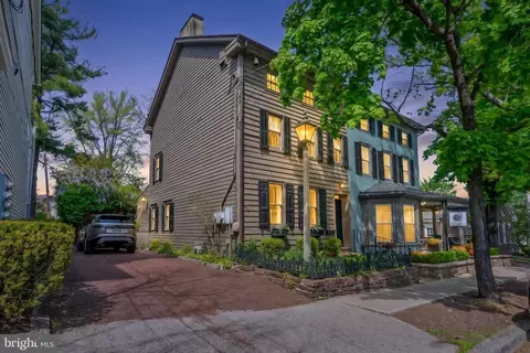 70 W Bridge St, New Hope, PA 18938