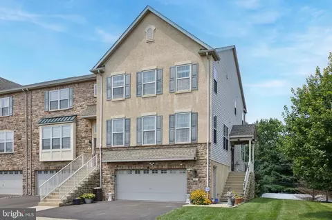 66 Bowman Dr, Feasterville Trevose, PA 19053
