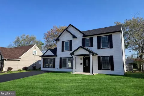 50 Micahill Rd, Levittown, PA 19056