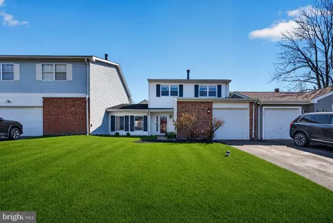 329 Canterbury Ct, Newtown, PA 18940