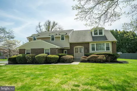 1708 Triumphe Way, Warrington, PA 18976