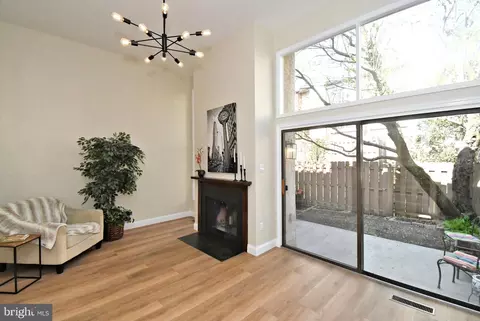 8 Aspen Way W # -4, Doylestown, PA 18901