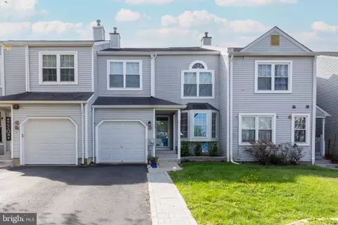 33 Skyview Way, Newtown, PA 18940