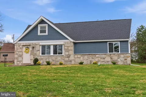 Exterior - 369 Deb Ln, Warminster, PA 18974 photo 2 of 7