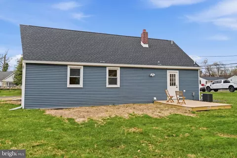 Exterior - 369 Deb Ln, Warminster, PA 18974 photo 5 of 7
