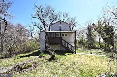 755 Haunted Ln, Bensalem, PA 19020