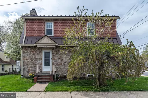 230 N Penrose St, Quakertown, PA 18951
