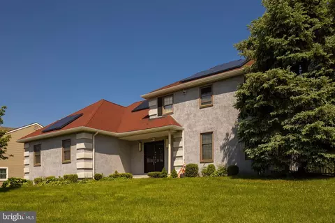 825 Cliff Rd, Bensalem, PA 19020