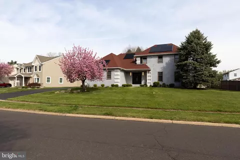 825 Cliff Rd, Bensalem, PA 19020