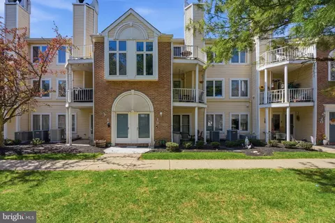 16 Michele Ct #16, Levittown, PA 19057