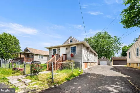 610 Princess Ave, Croydon, PA 19021